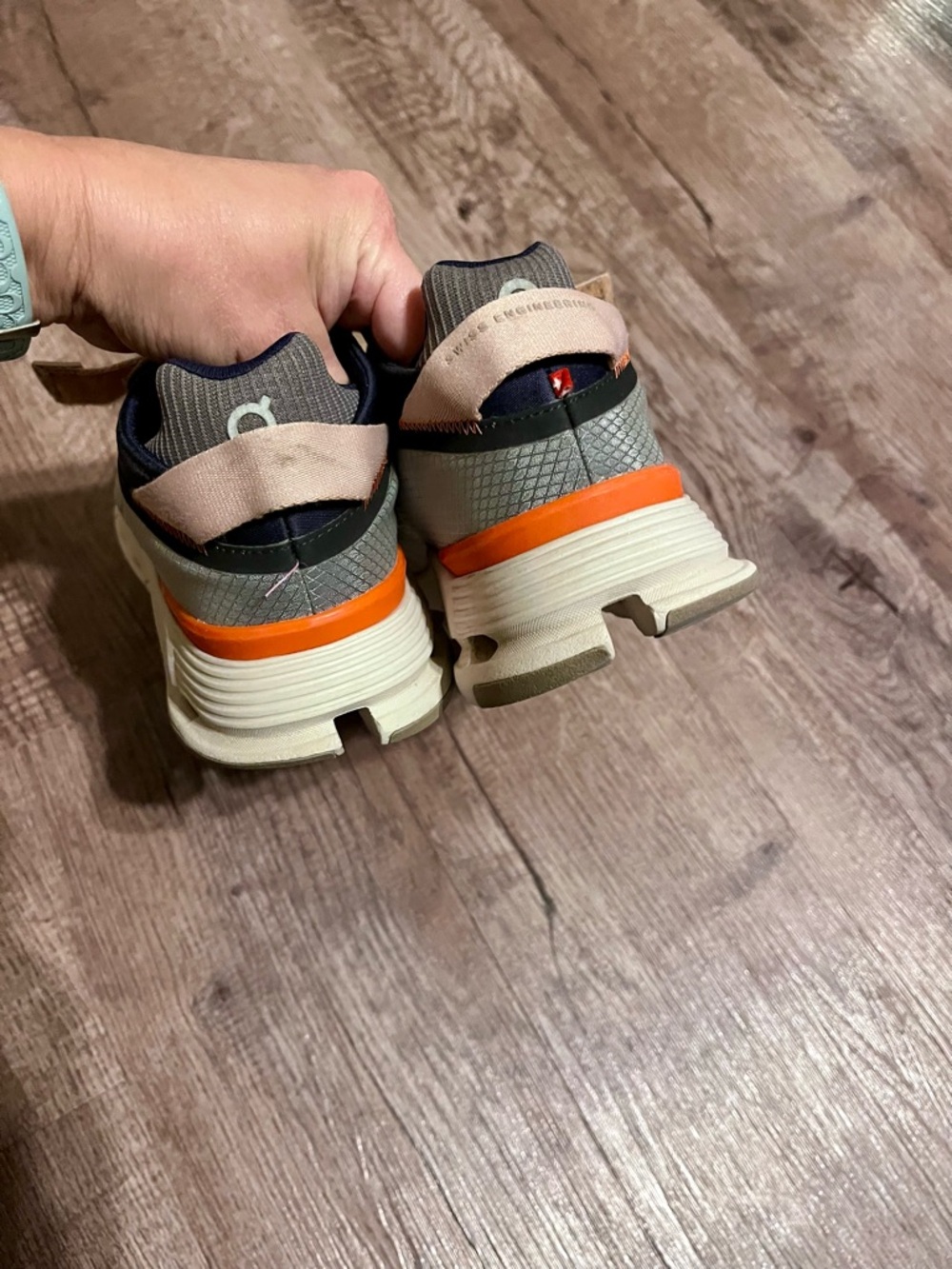 On Women's Cloudnova Wrap Velcro Low Top Sneakers Gray, Peach & Orange Sz 9.5 - Picture 3 of 6